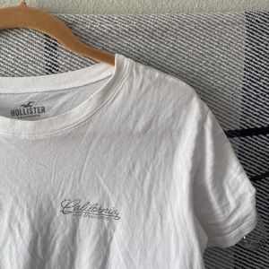 Hollister tee